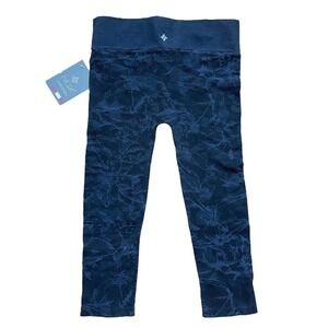 Nux NWT Ava Capri‎ Low-Rise Leggings Black Textured  Jacquard Medium